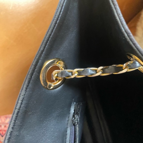 Black genuine lambskin leather medium size quilted with chain shopping tote - Picture 15 of 16